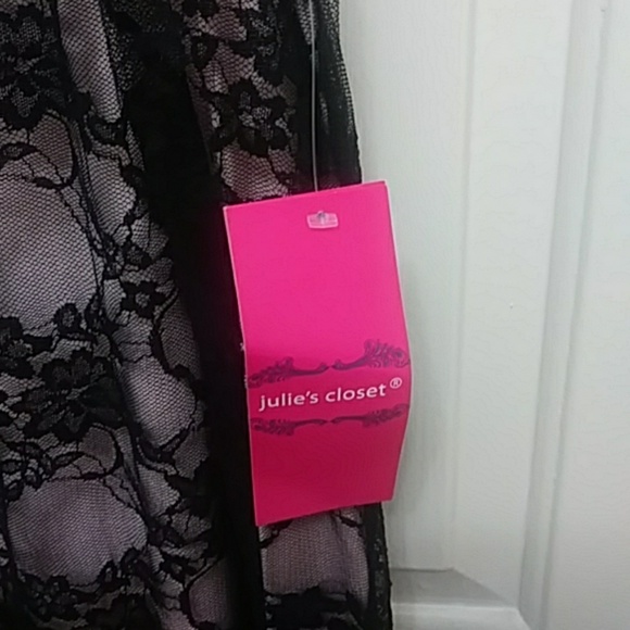 Julies Closet lace top - Picture 3 of 4